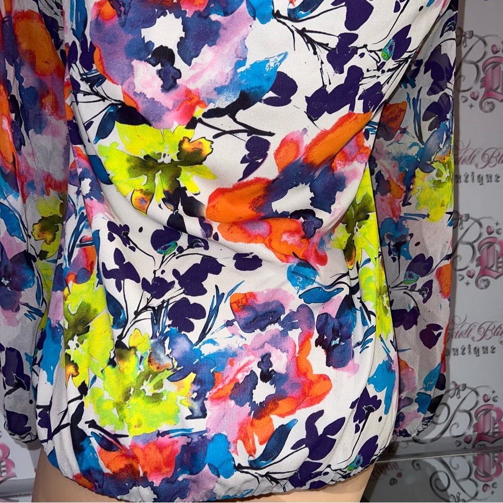 Alice + Olivia blouse 96% silk floral off shoulder bubble cuff stunning top ✨ - Picture 4 of 8